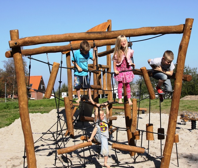 Robinia Kompan Playgrounds Michigan Ohio American Athletix